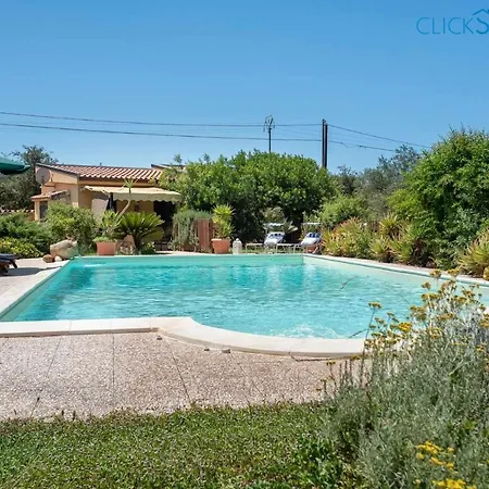 Soraya With Independent Swimming Pool Near The