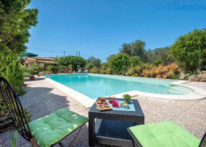 Soraya With Independent Swimming Pool Near The