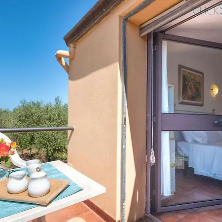 Soraya With Independent Swimming Pool Near The * Sássari