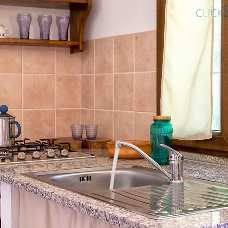 Soraya With Independent Swimming Pool Near The * Sássari