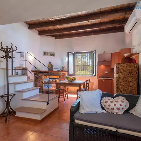 Soraya With Independent Swimming Pool Near The * Sássari