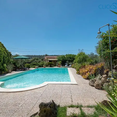 Soraya With Independent Swimming Pool Near The * Sássari