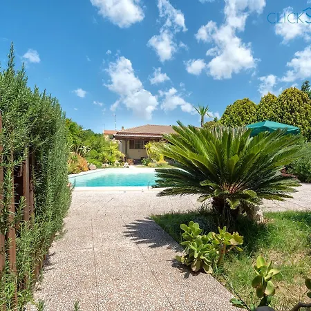 Soraya With Independent Swimming Pool Near The Willa *