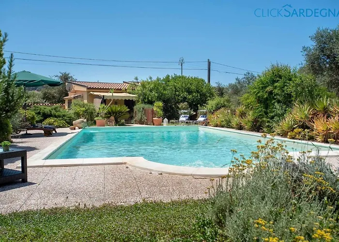 Soraya With Independent Swimming Pool Near The