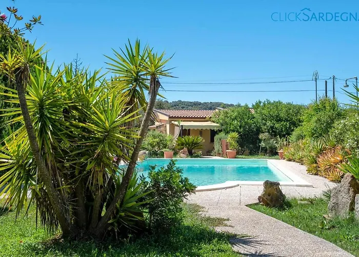 Soraya With Independent Swimming Pool Near The Villa *