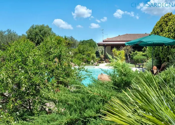 Soraya With Independent Swimming Pool Near The Villa