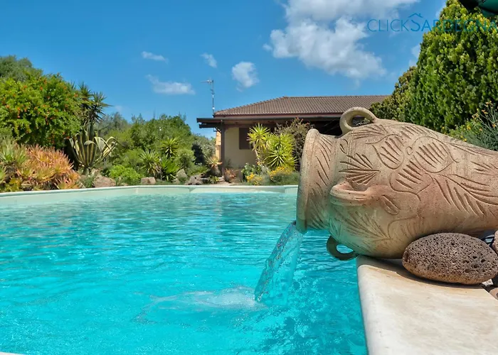 Soraya With Independent Swimming Pool Near The Sassari