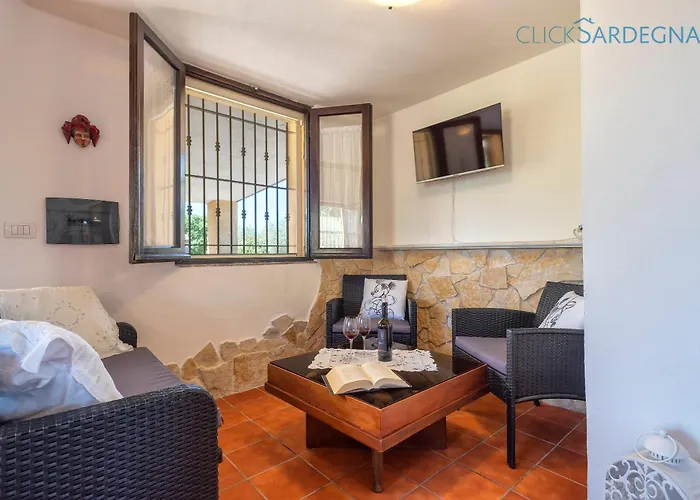 Soraya With Independent Swimming Pool Near The Willa Sassari